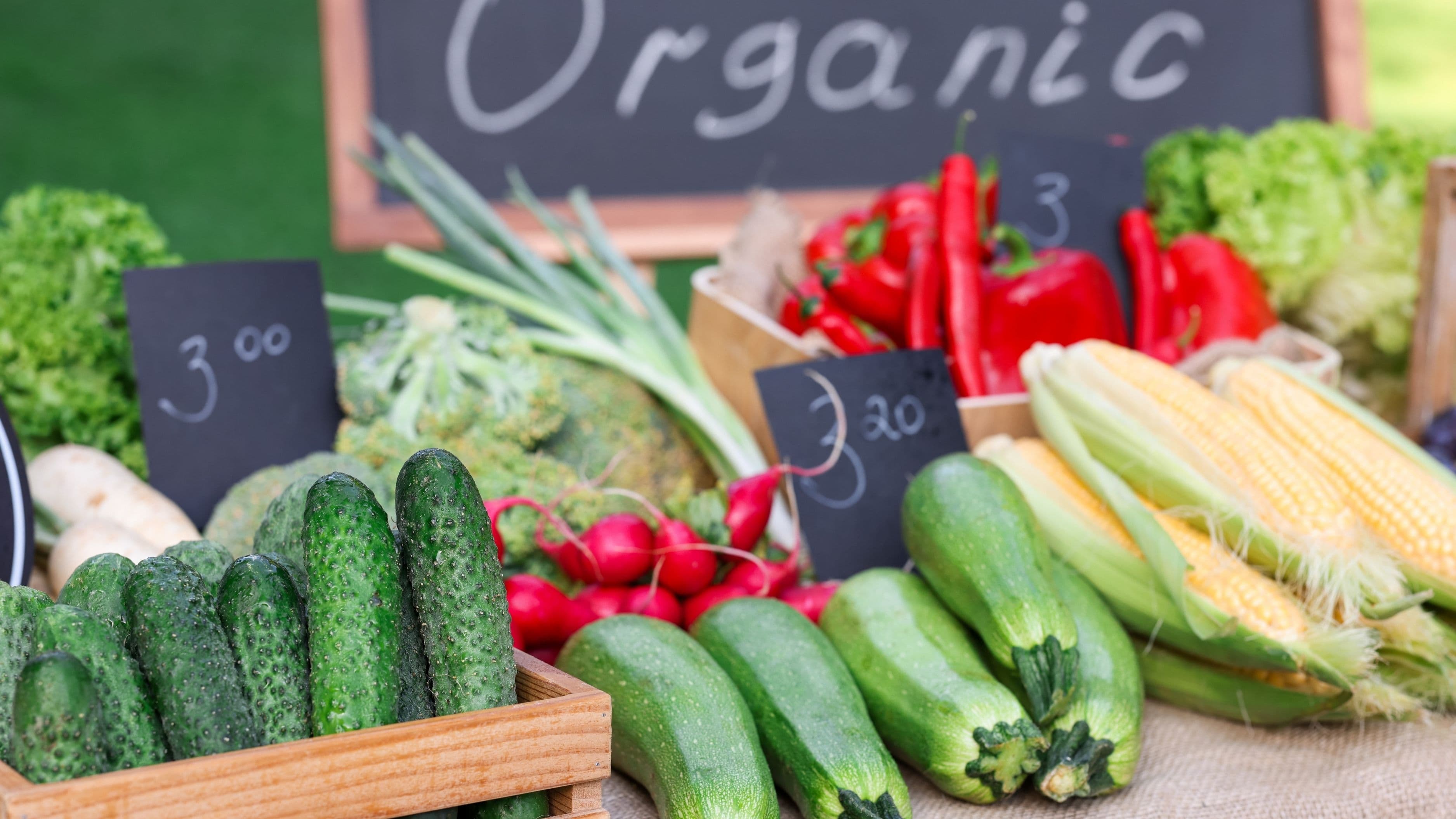 How to Shop for Organic Food Without Overspending