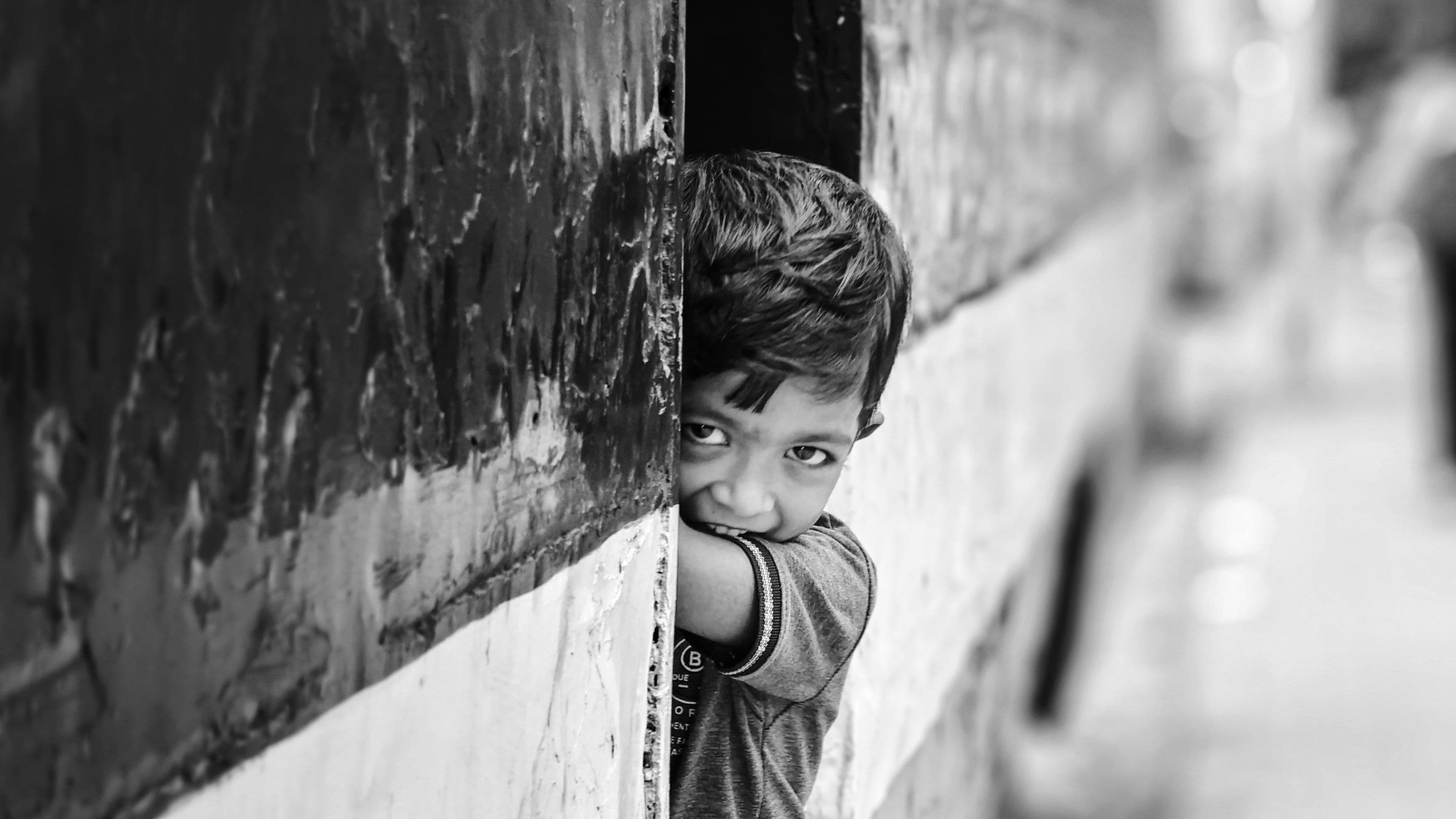 How to Help a Shy Child Thrive in Social Settings