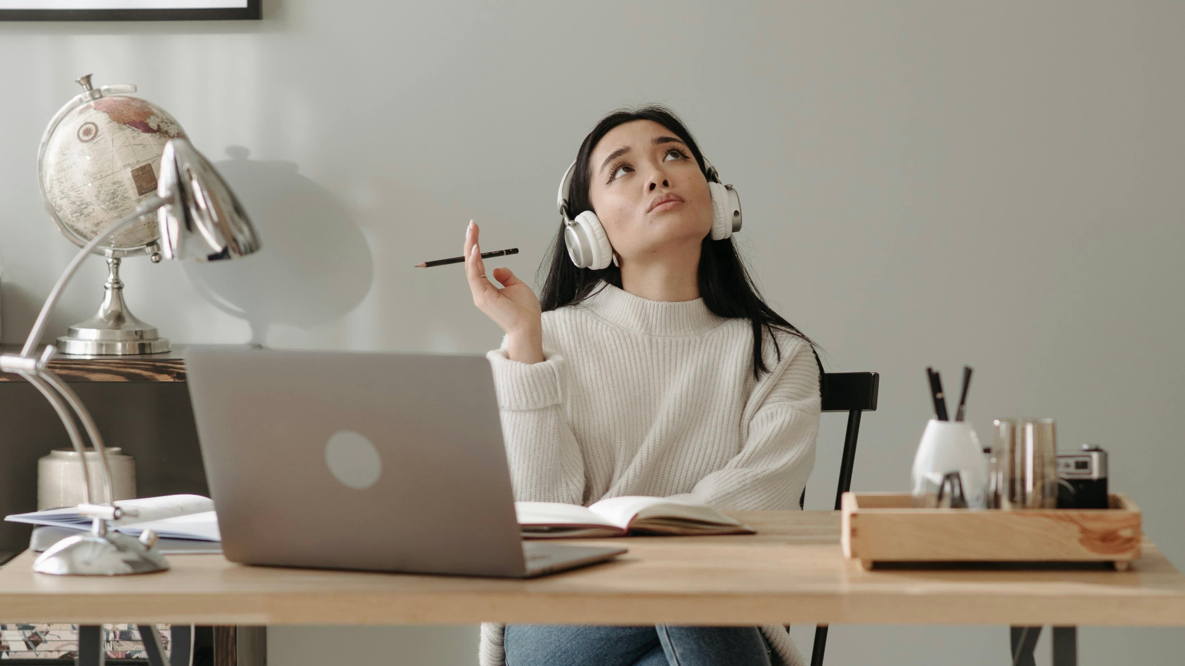 Student Shopping Essentials: Must-have Items for College Life